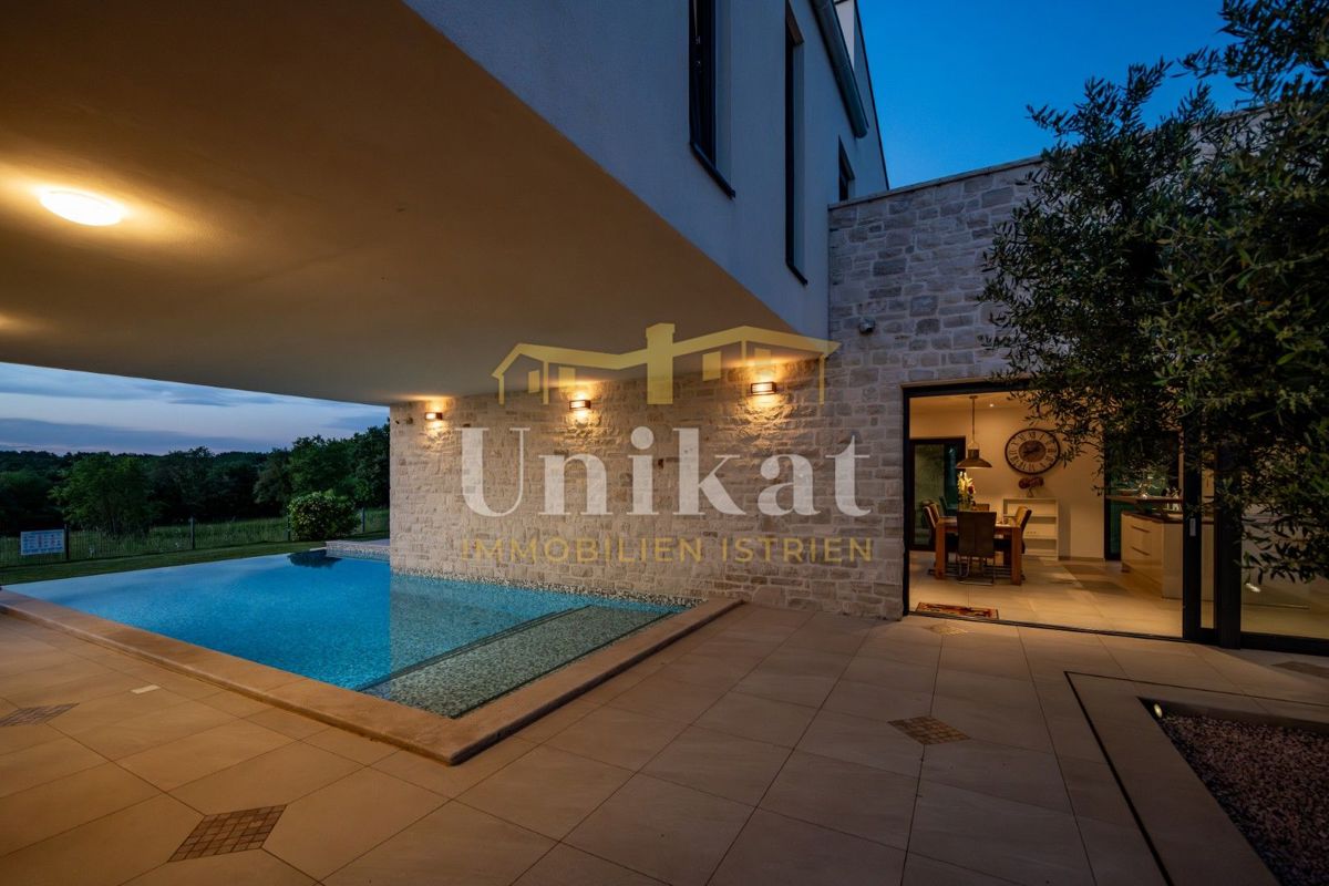 Casa di lusso con garage sotterraneo - 3 km dal mare